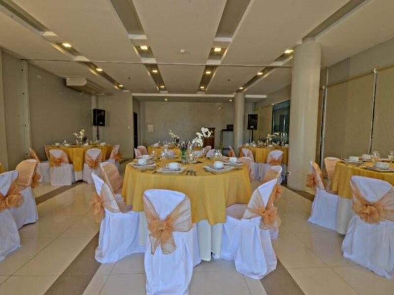 Empire Suites Hotel Puerto Princesa Exteriör bild