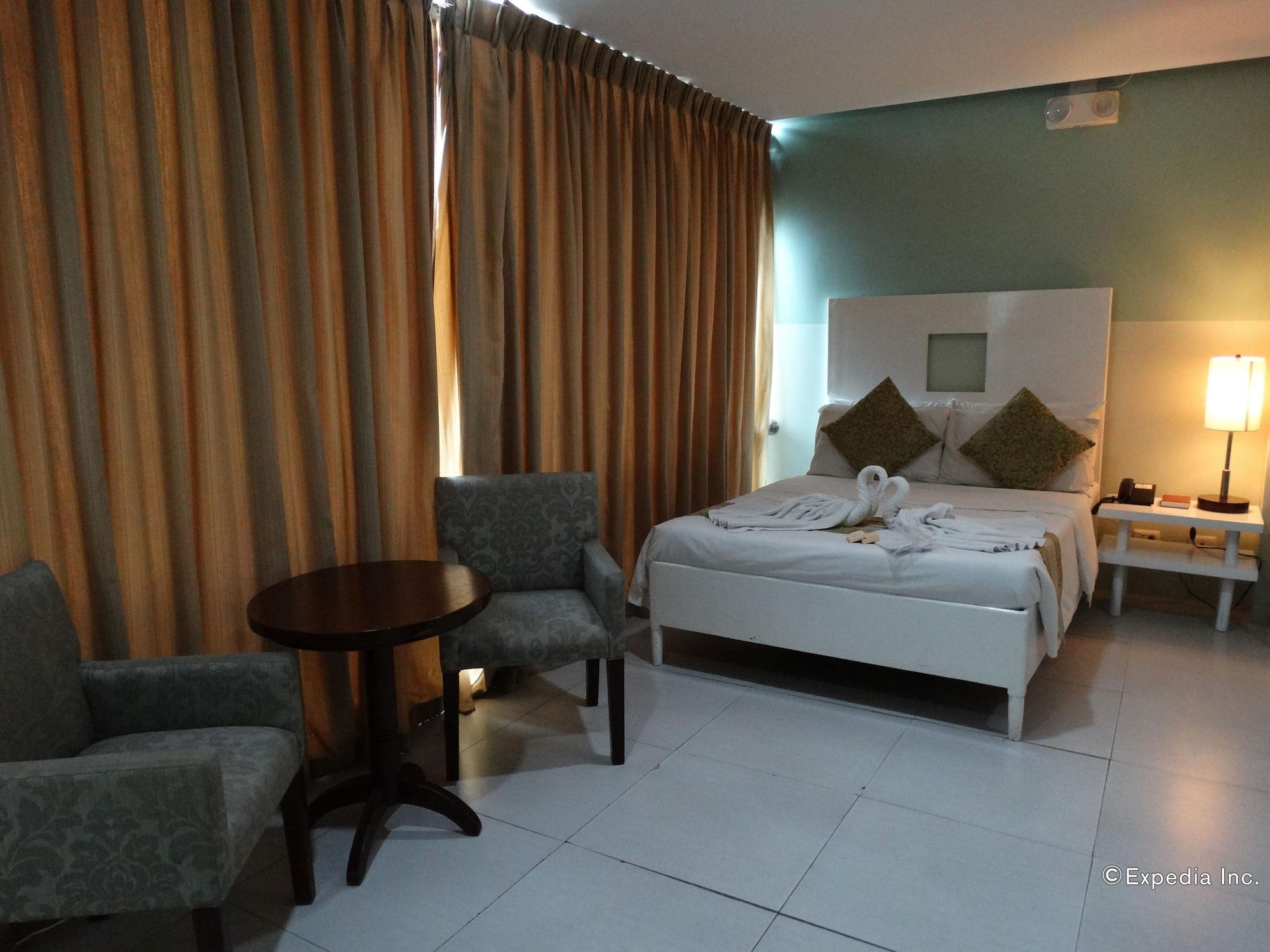 Empire Suites Hotel Puerto Princesa Exteriör bild