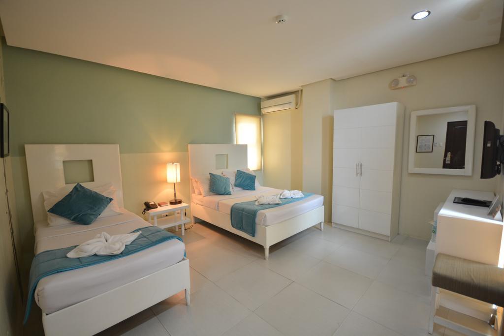 Empire Suites Hotel Puerto Princesa Exteriör bild