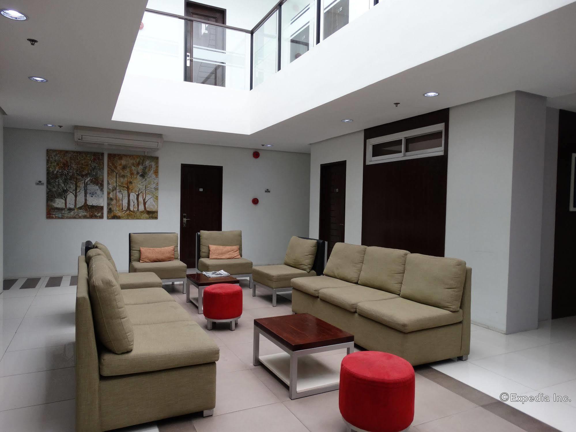 Empire Suites Hotel Puerto Princesa Exteriör bild