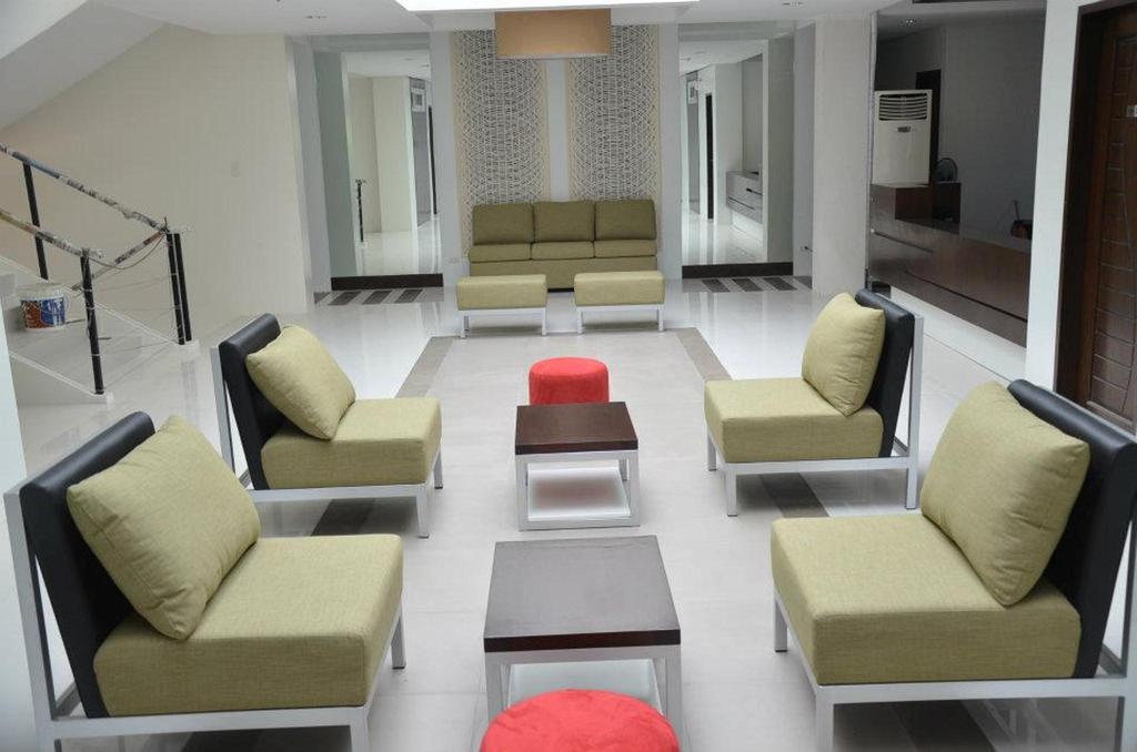 Empire Suites Hotel Puerto Princesa Exteriör bild
